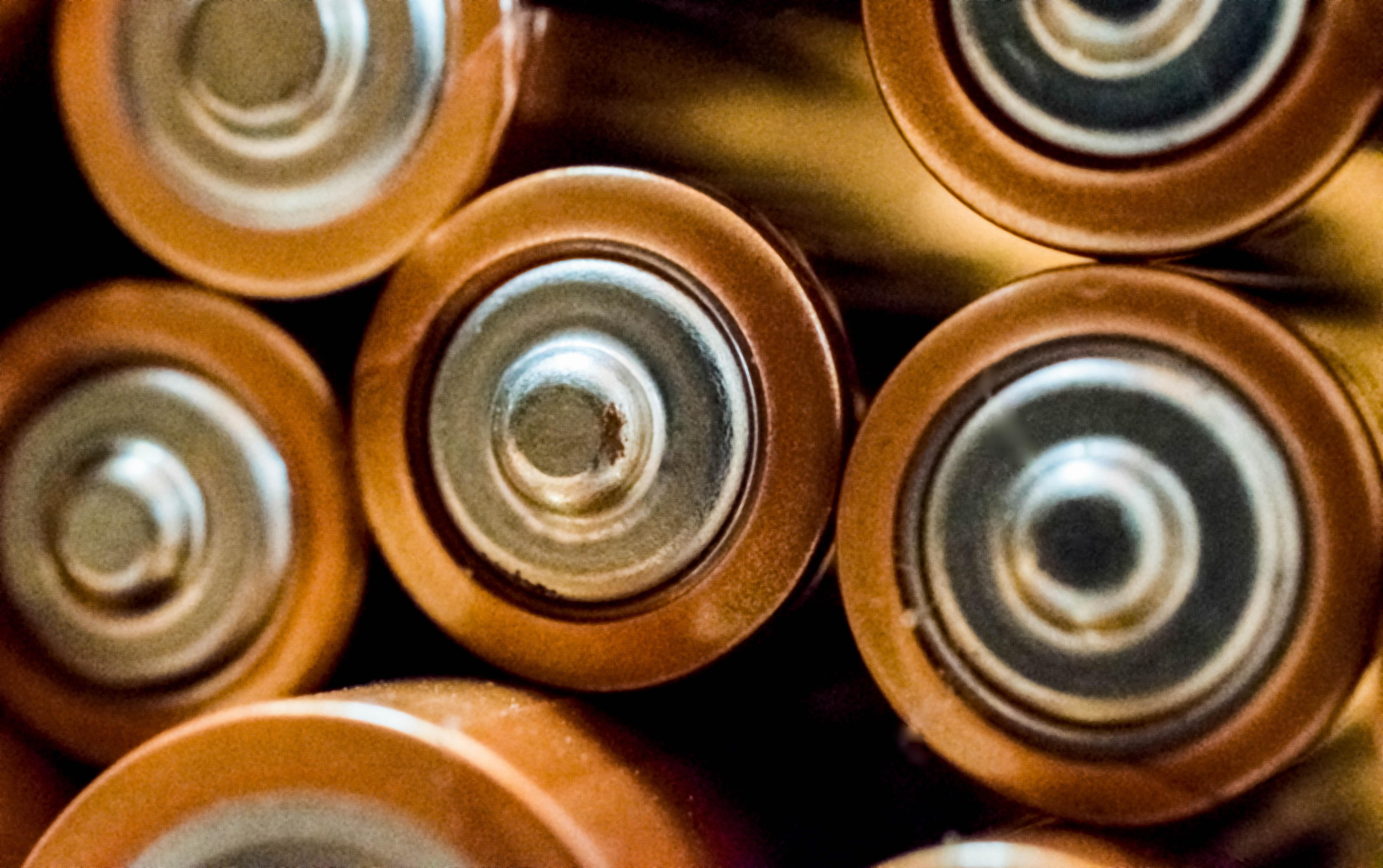 Our Guide to Vape Batteries - Facts You Must Know - V8PR.uk