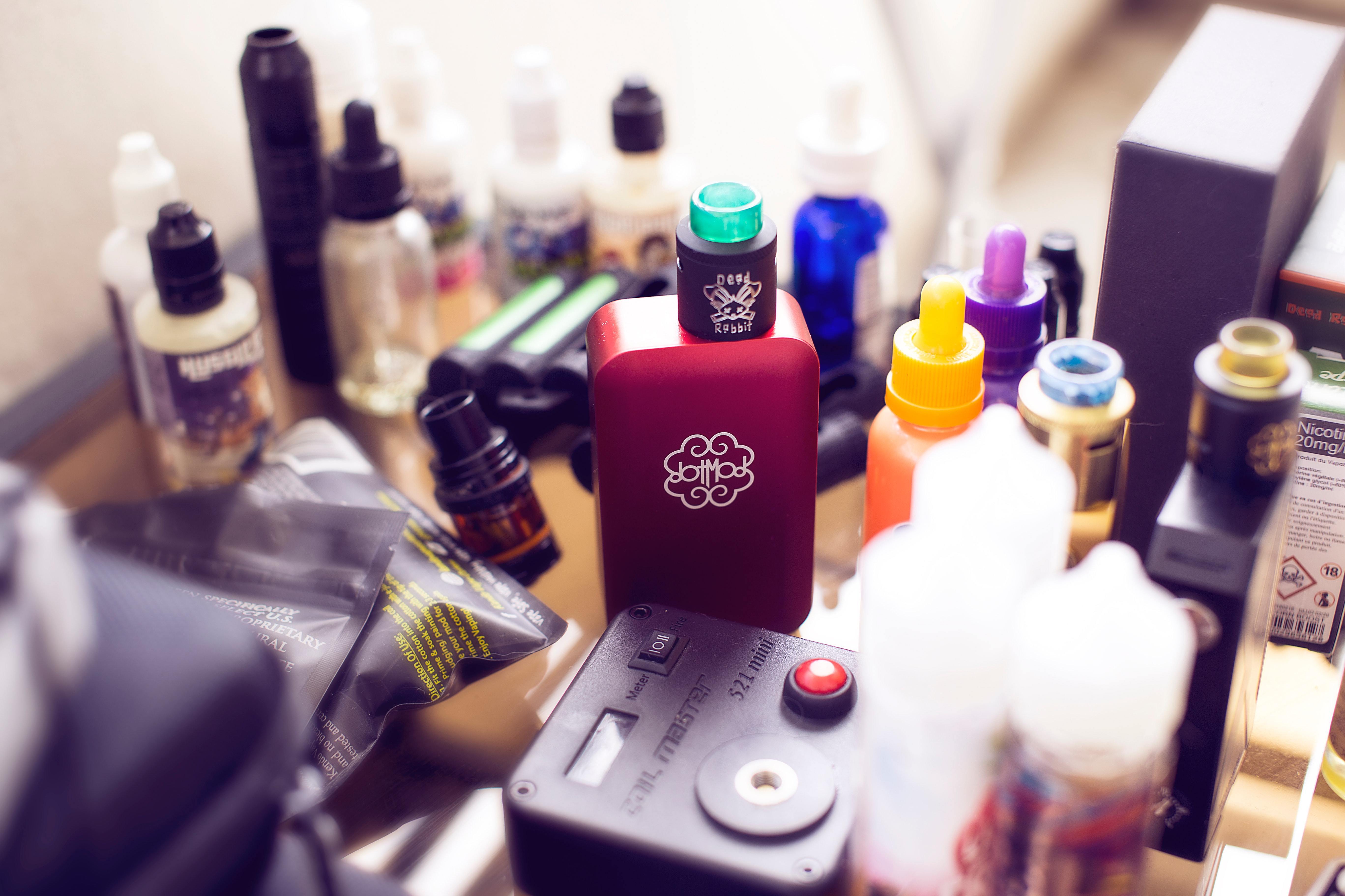 Swallowing E-Liquid?: 3 Ways to Prevent It From Happening - V8PR.uk