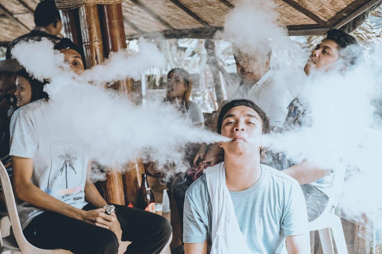 Our Guide to Holding a Vaping Party during the Holidays - V8PR.uk