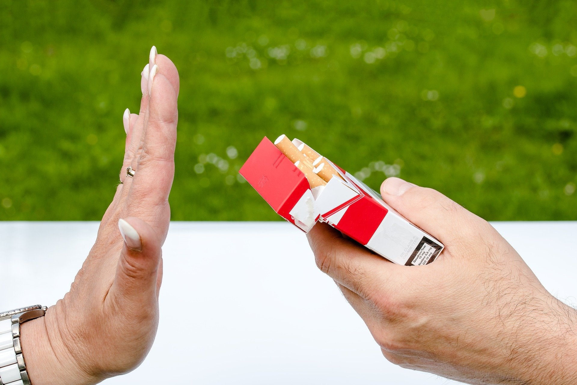 A Beginner Vaper's Guide to Reducing Nicotine Intakes - V8PR.uk